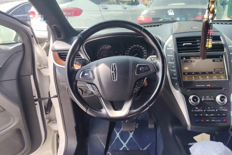 Used Lincoln MKC 2017 2.0T Four-Wheel Drive Zunya Edition Steering Wheel