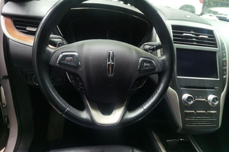 Used Lincoln MKC 2017 2.0T Four-Wheel Drive Prestige Edition Steering Wheel