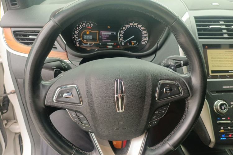 Used Lincoln MKC 2017 2.0T Four-Wheel Drive Zunya Edition Steering Wheel