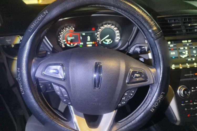 Used Lincoln MKC 2017 2.0T Two-Wheel Drive Deluxe Edition Steering Wheel