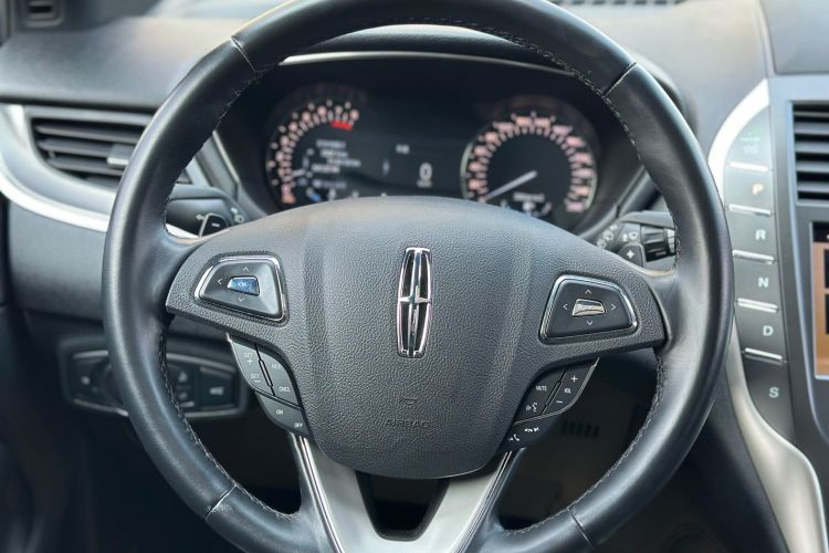 Used Lincoln MKC 2017 2.0T Two-Wheel Drive Deluxe Edition Steering Wheel