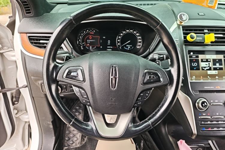 Used Lincoln MKC 2017 2.0T Two-Wheel-Drive Luxury Edition Steering Wheel