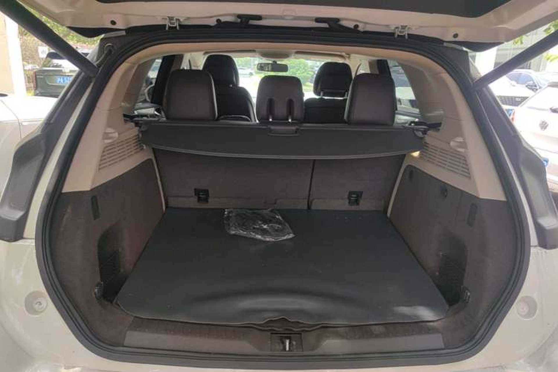 Used Lincoln MKC 2017 2.0T Two-Wheel-Drive Luxury Edition Trunk
