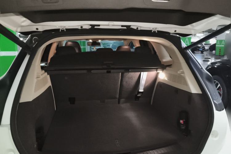Used Lincoln MKC 2017 2.0T Two-Wheel-Drive Luxury Edition Trunk