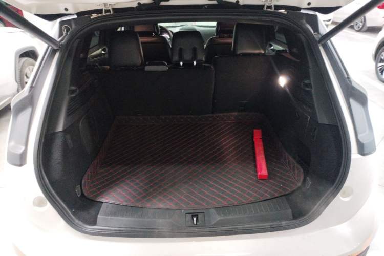 Used Lincoln MKC 2017 2.0T Two-Wheel Drive Deluxe Edition Trunk
