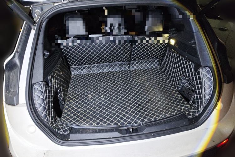 Used Lincoln MKC 2017 2.0T Two-Wheel-Drive Luxury Edition Trunk