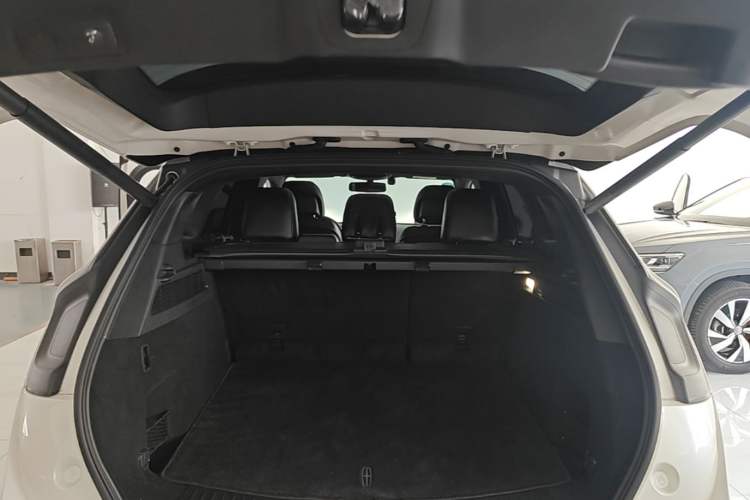 Used Lincoln MKC 2017 2.0T Two-Wheel-Drive Luxury Edition Trunk