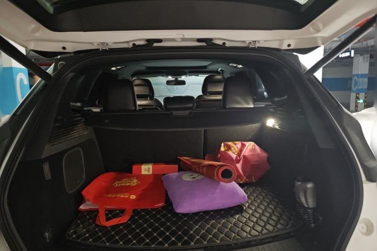 Used Lincoln MKC 2017 2.0T Two-Wheel Drive Deluxe Edition Trunk