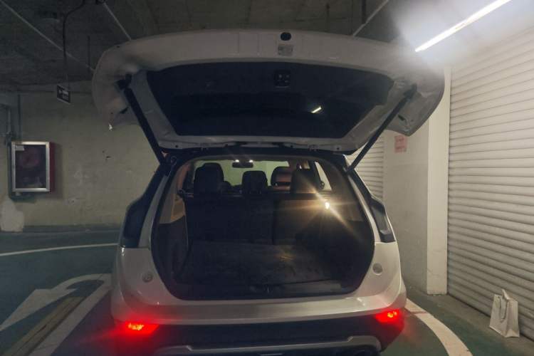 Used Lincoln MKC 2017 2.0T Four-Wheel Drive Zunya Edition Trunk