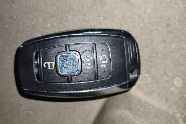 Used Lincoln MKC 2017 2.0T Two-Wheel-Drive Luxury Edition Vehicle Key