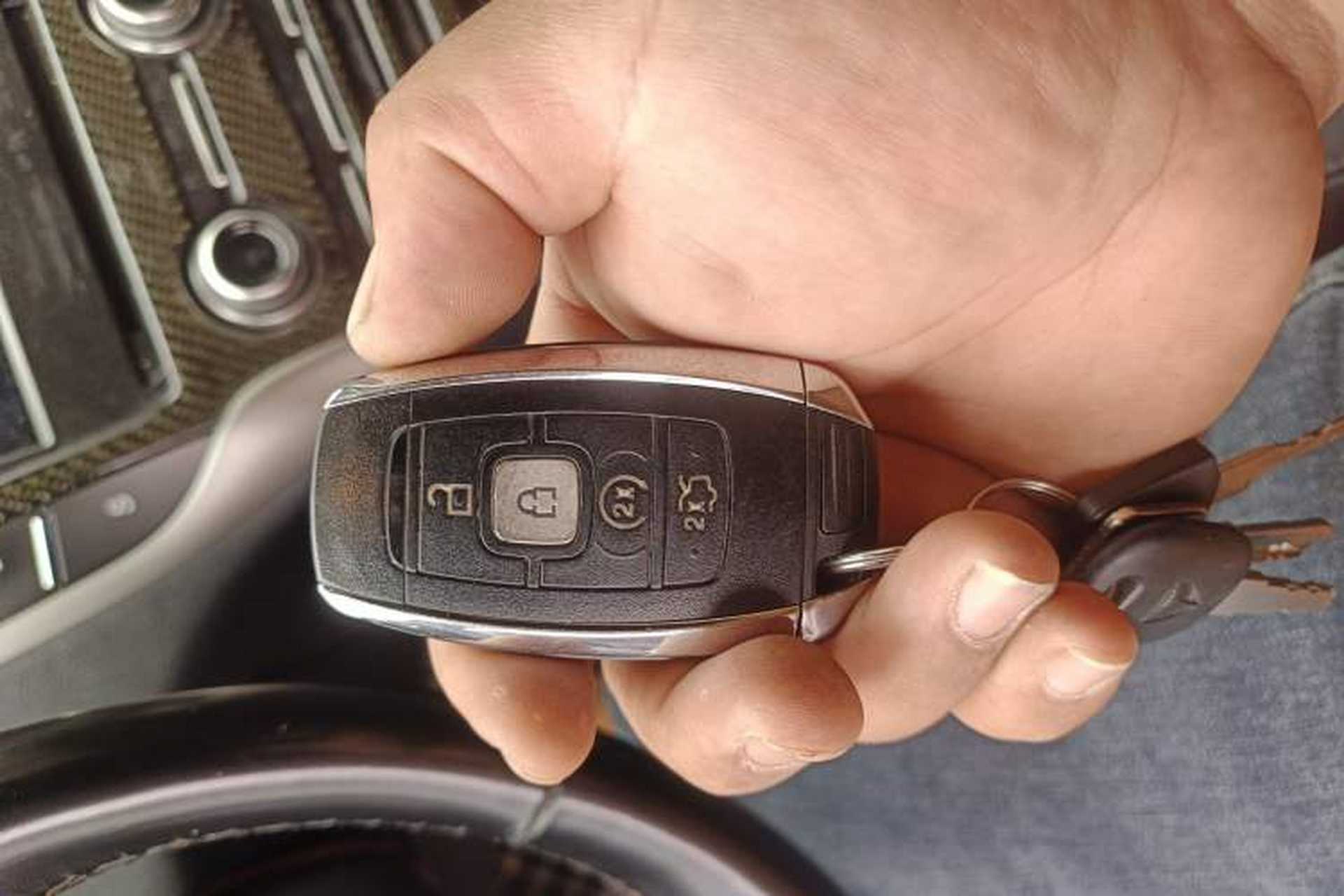 Used Lincoln MKC 2017 2.0T Two-Wheel Drive Deluxe Edition Vehicle Key