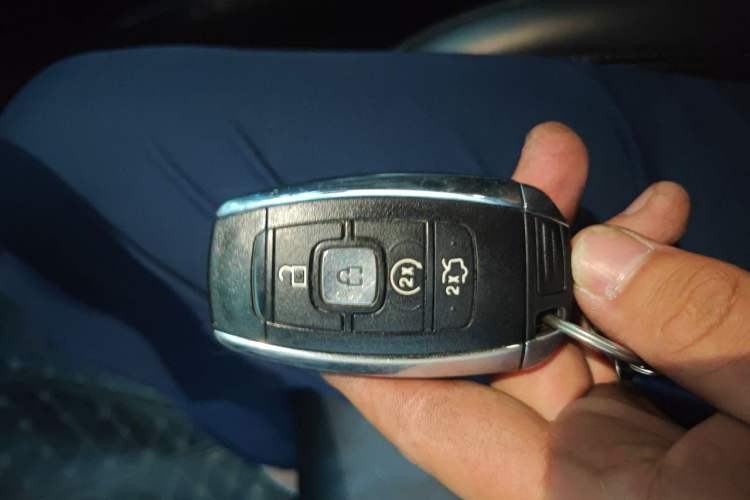 Used Lincoln MKC 2017 2.0T Two-Wheel-Drive Luxury Edition Vehicle Key