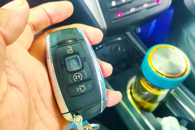 Used Lincoln MKC 2017 2.0T Two-Wheel Drive Deluxe Edition Vehicle Key