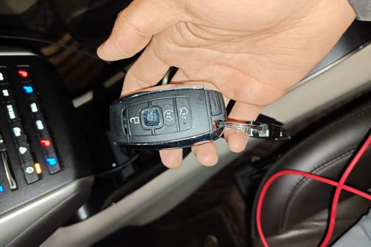 Used Lincoln MKC 2017 2.0T Two-Wheel-Drive Luxury Edition Vehicle Key