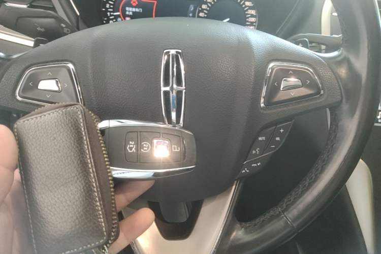 Used Lincoln MKC 2017 2.0T Two-Wheel Drive Deluxe Edition Vehicle Key