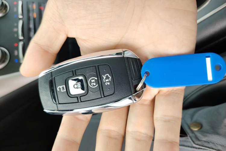 Used Lincoln MKC 2017 2.0T Two-Wheel Drive Deluxe Edition Vehicle Key