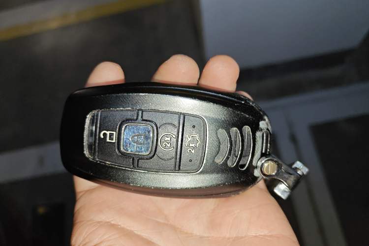 Used Lincoln MKC 2017 2.0T Two-Wheel Drive Deluxe Edition Vehicle Key