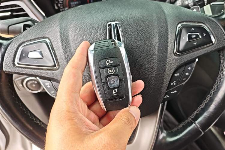 Used Lincoln MKC 2017 2.0T Two-Wheel-Drive Luxury Edition Vehicle Key