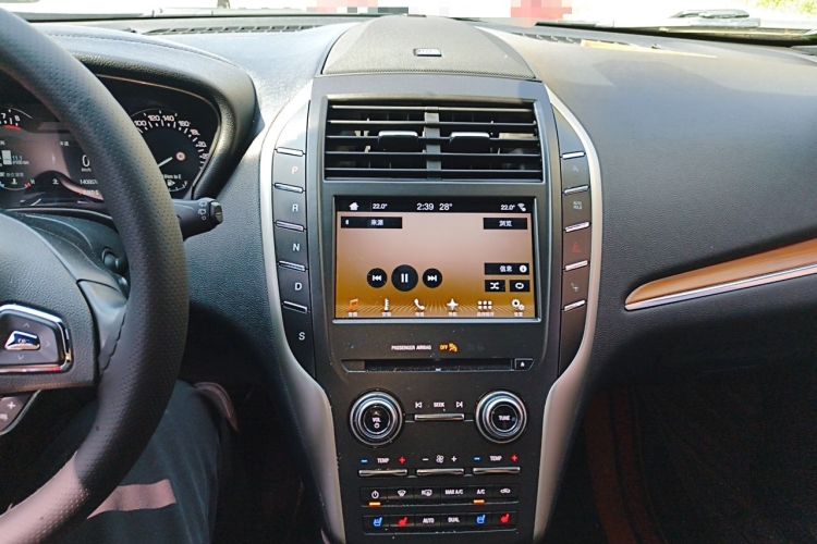 Used Lincoln MKC 2018 2.0T Two-Wheel Drive Luxury Edition Audio And AC Panel
