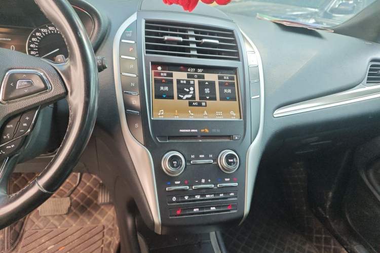 Used Lincoln MKC 2018 2.0T Two-Wheel Drive Deluxe Edition Audio And AC Panel