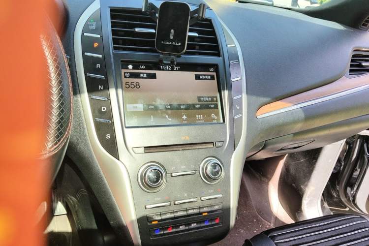 Used Lincoln MKC 2018 2.0T Two-Wheel Drive Luxury Edition Audio And AC Panel