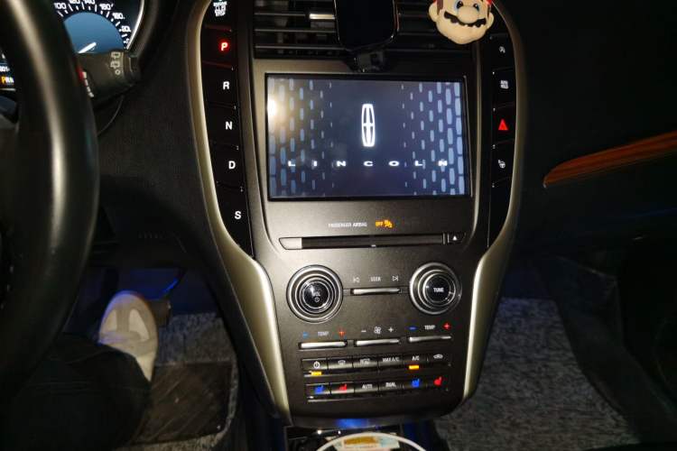 Used Lincoln MKC 2018 2.0T Four-Wheel Drive Zunya Edition Audio And AC Panel