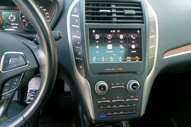 Used Lincoln MKC 2018 2.0T Two-Wheel Drive Luxury Edition Audio And AC Panel