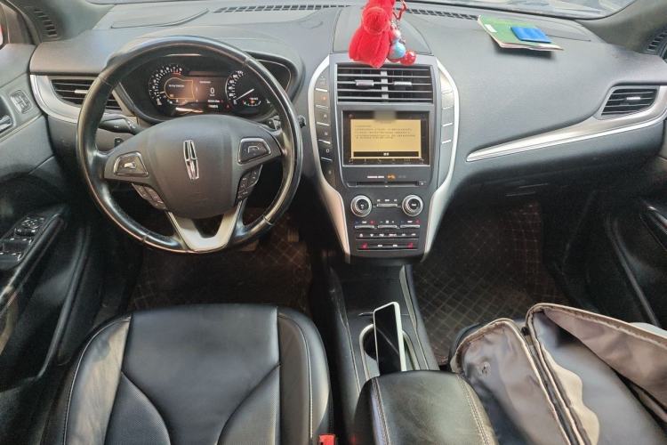 Used Lincoln MKC 2018 2.0T Two-Wheel Drive Deluxe Edition Center Console
