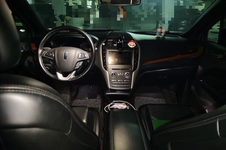 Used Lincoln MKC 2018 2.0T Four-Wheel Drive Zunya Edition Center Console