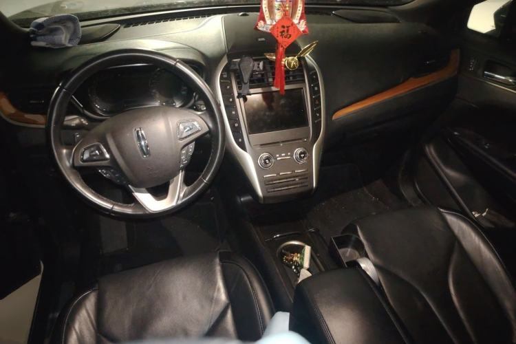 Used Lincoln MKC 2018 2.0T Four-Wheel Drive Zunya Edition Center Console