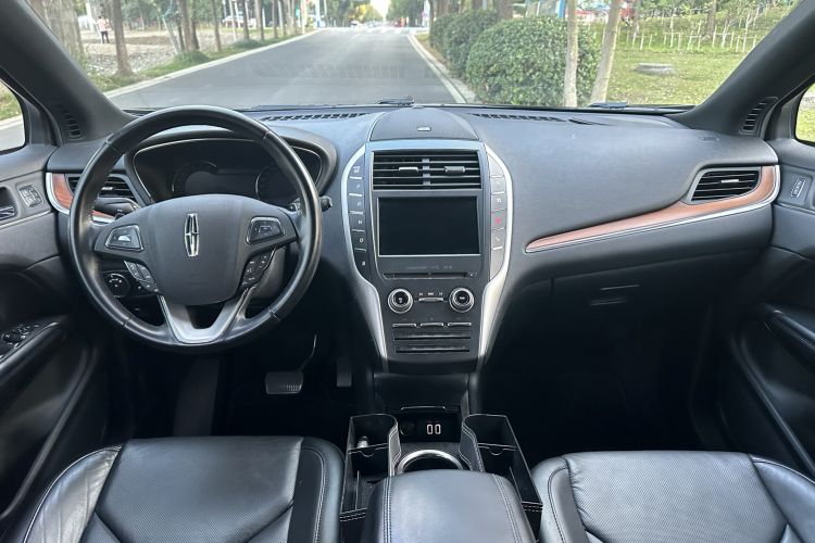 Used Lincoln MKC 2018 2.0T Two-Wheel Drive Luxury Edition Center Console