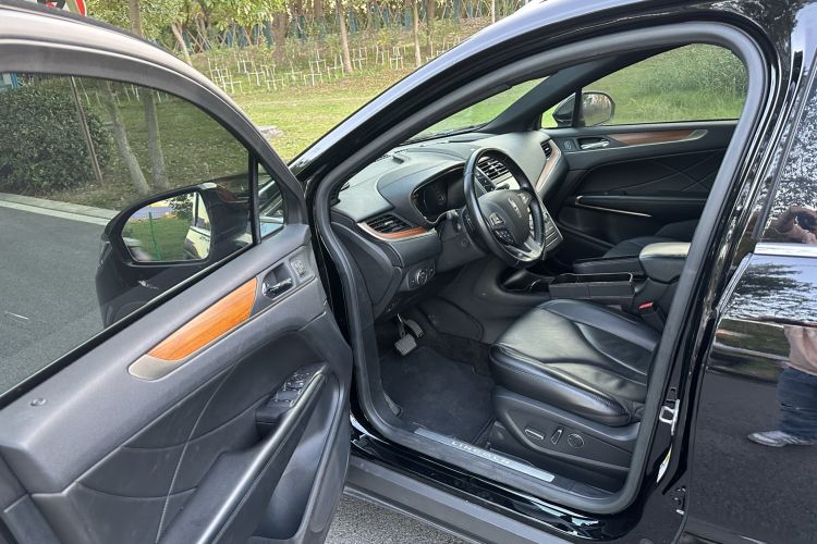 Used Lincoln MKC 2018 2.0T Two-Wheel Drive Luxury Edition Driver Seat