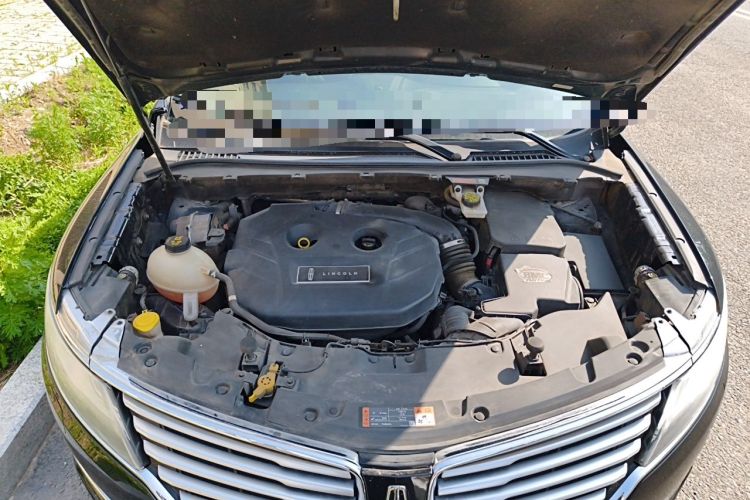 Used Lincoln MKC 2018 2.0T Two-Wheel Drive Luxury Edition Engine Bay