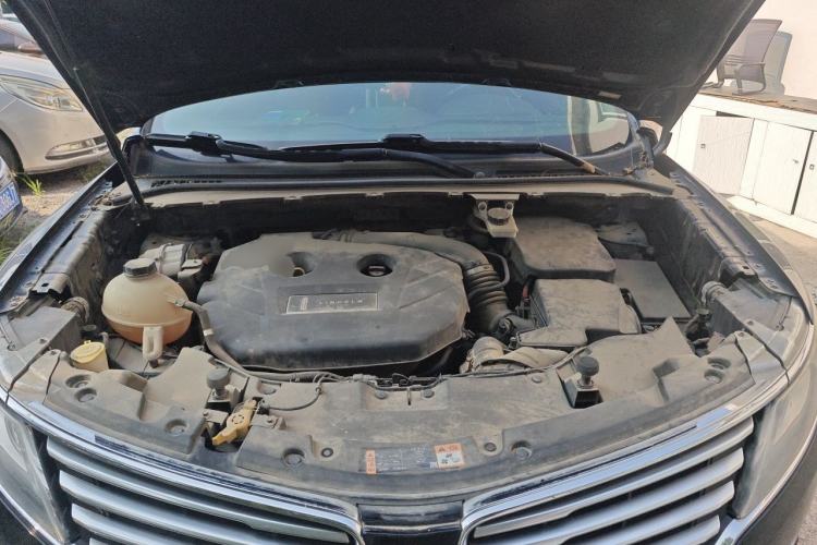 Used Lincoln MKC 2018 2.0T Two-Wheel Drive Deluxe Edition Engine Bay