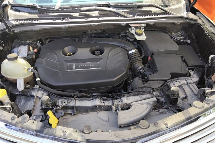 Used Lincoln MKC 2018 2.0T Two-Wheel Drive Luxury Edition Engine Bay