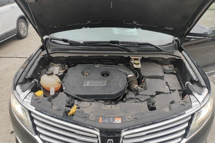 Used Lincoln MKC 2018 2.0T Four-Wheel Drive Zunya Edition Engine Bay
