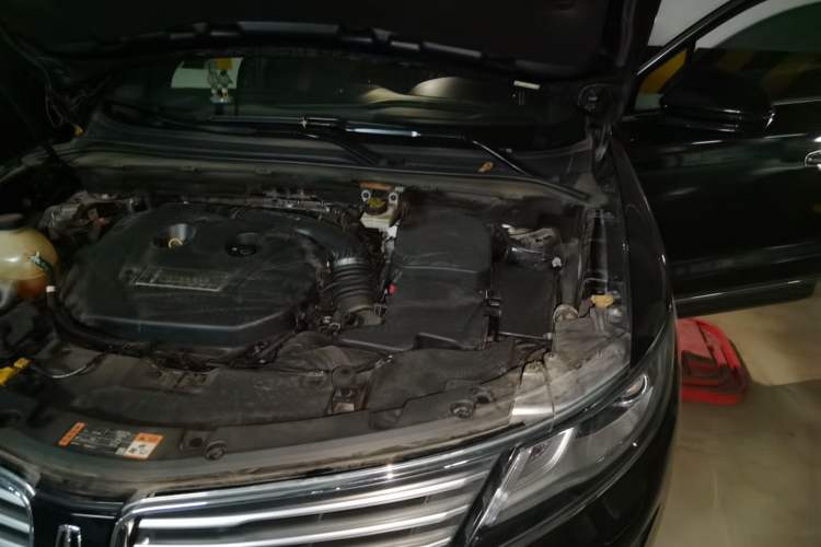 Used Lincoln MKC 2018 2.0T Four-Wheel Drive Zunya Edition Engine Bay Left