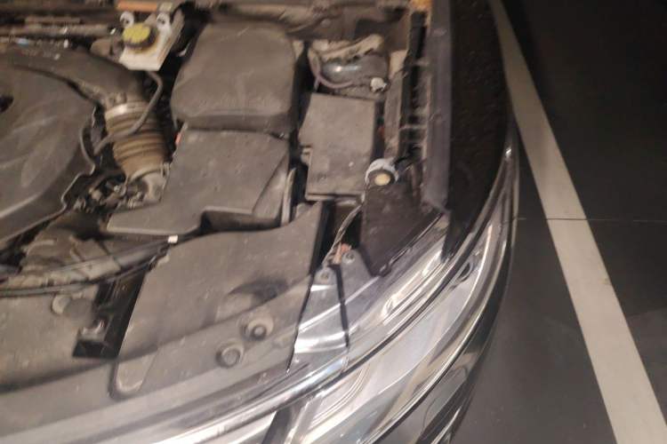 Used Lincoln MKC 2018 2.0T Four-Wheel Drive Zunya Edition Engine Bay Left