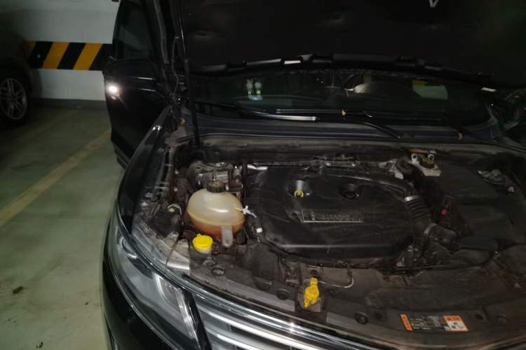 Used Lincoln MKC 2018 2.0T Four-Wheel Drive Zunya Edition Engine Bay Right