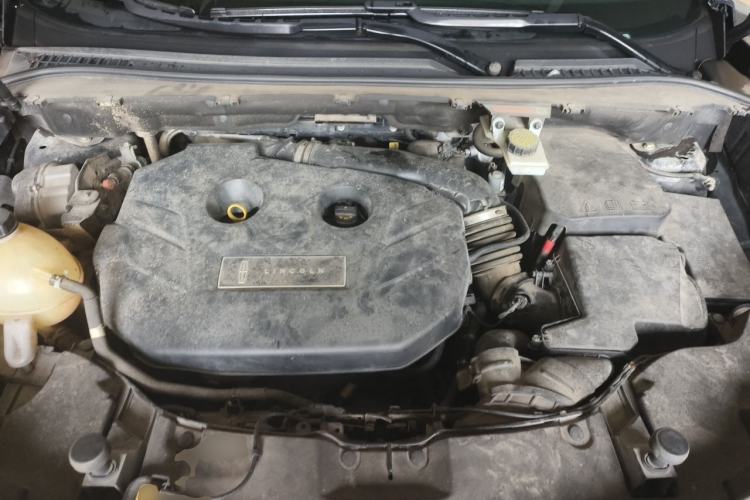 Used Lincoln MKC 2018 2.0T Two-Wheel Drive Luxury Edition Engine Bay