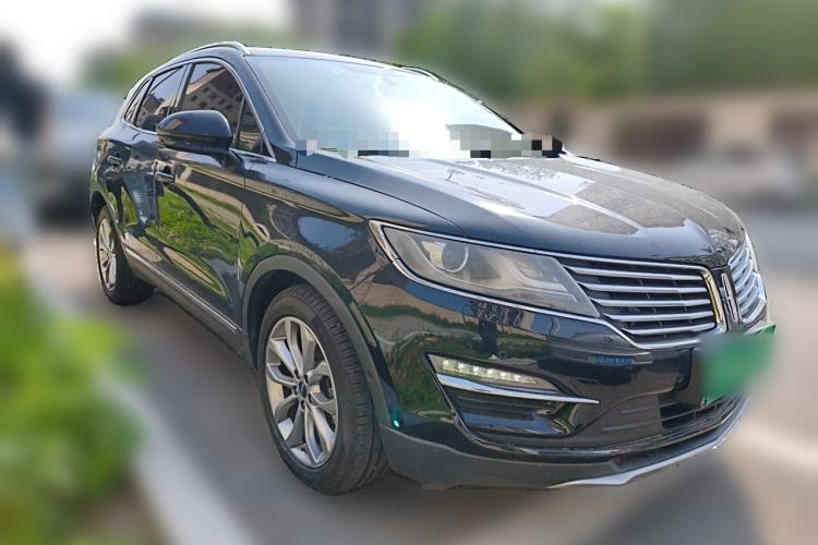 Used Lincoln MKC 2018 2.0T Two-Wheel Drive Luxury Edition Front Right 45 Deg