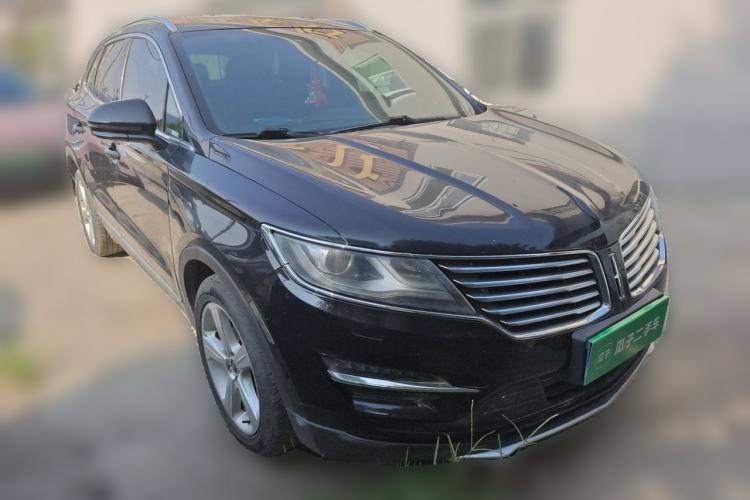 Used Lincoln MKC 2018 2.0T Two-Wheel Drive Deluxe Edition Front Right 45 Deg