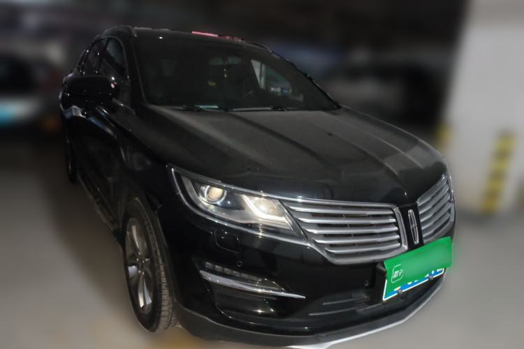 Used Lincoln MKC 2018 2.0T Two-Wheel Drive Luxury Edition Front Right 45 Deg