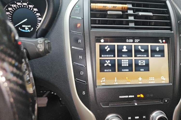 Used Lincoln MKC 2018 2.0T Two-Wheel Drive Deluxe Edition Gear Lever