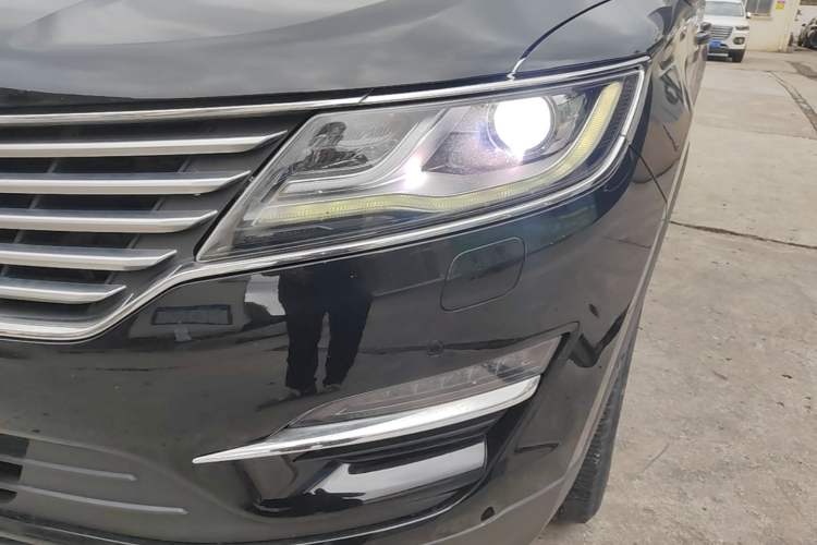 Used Lincoln MKC 2018 2.0T Four-Wheel Drive Zunya Edition Left Front Headlight