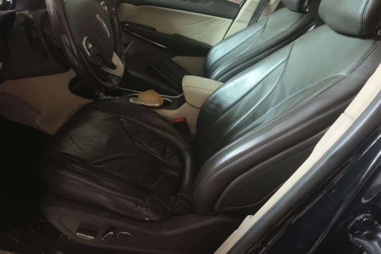 Used Lincoln MKC 2018 2.0T Two-Wheel Drive Luxury Edition Left Front Seat