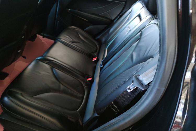 Used Lincoln MKC 2018 2.0T Two-Wheel Drive Deluxe Edition Left Rear Seat