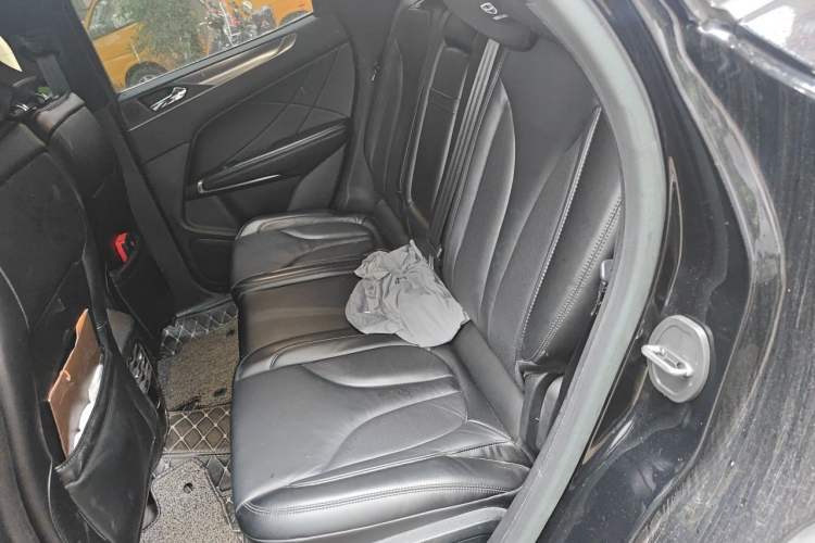 Used Lincoln MKC 2018 2.0T Two-Wheel Drive Deluxe Edition Left Rear Seat
