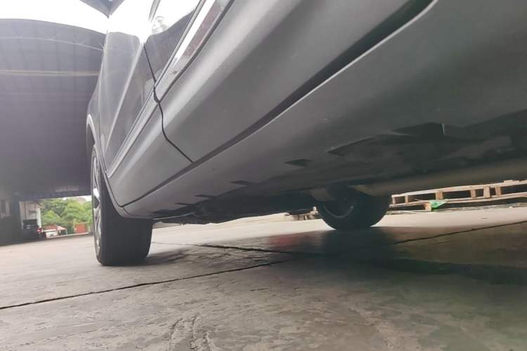 Used Lincoln MKC 2018 2.0T Four-Wheel Drive Zunya Edition Left Side Sill