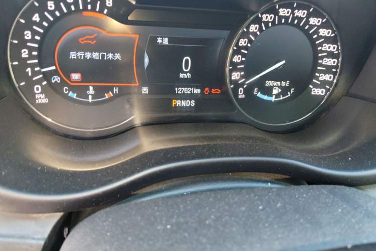Used Lincoln MKC 2018 2.0T Two-Wheel Drive Luxury Edition Odometer Close Up